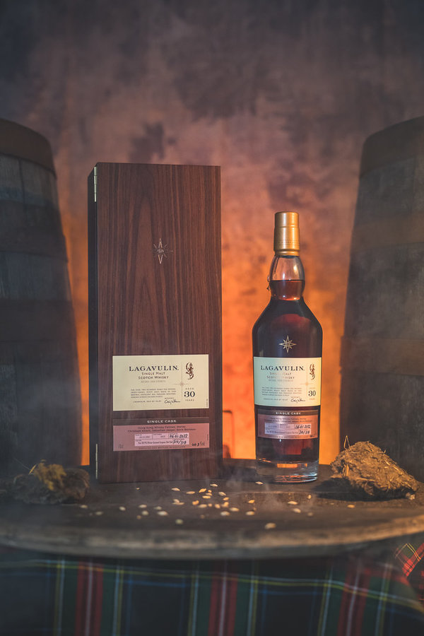 Lagavulin 30 Jahre Islay Single Malt Scotch Whisky Casks of Distinction Single Cask
